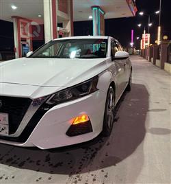 نيسان ألتيما